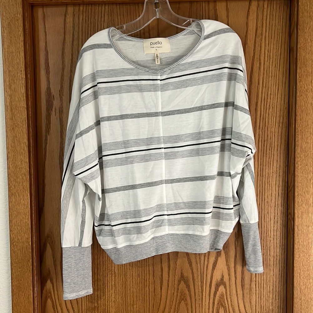 Puella by Anthropologie Pullover Made in the USA Size L